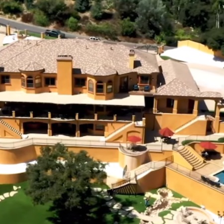 Zoey Christina Ball's father's luxurious house.